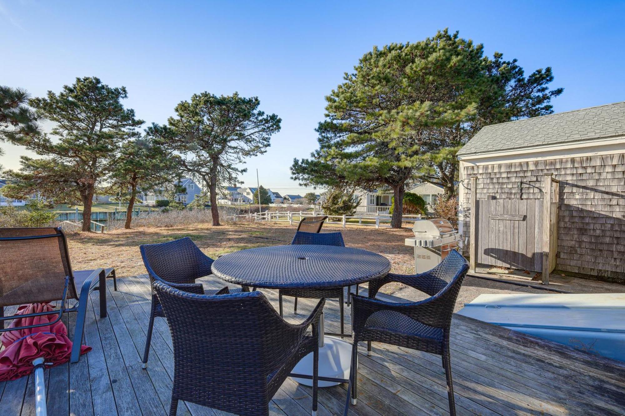 Cape Cod Cottage With Private Dock On Bass River West Dennis Exterior photo