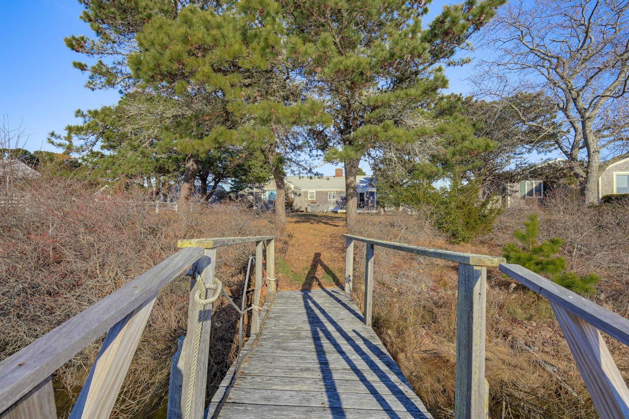 Cape Cod Cottage With Private Dock On Bass River West Dennis Exterior photo